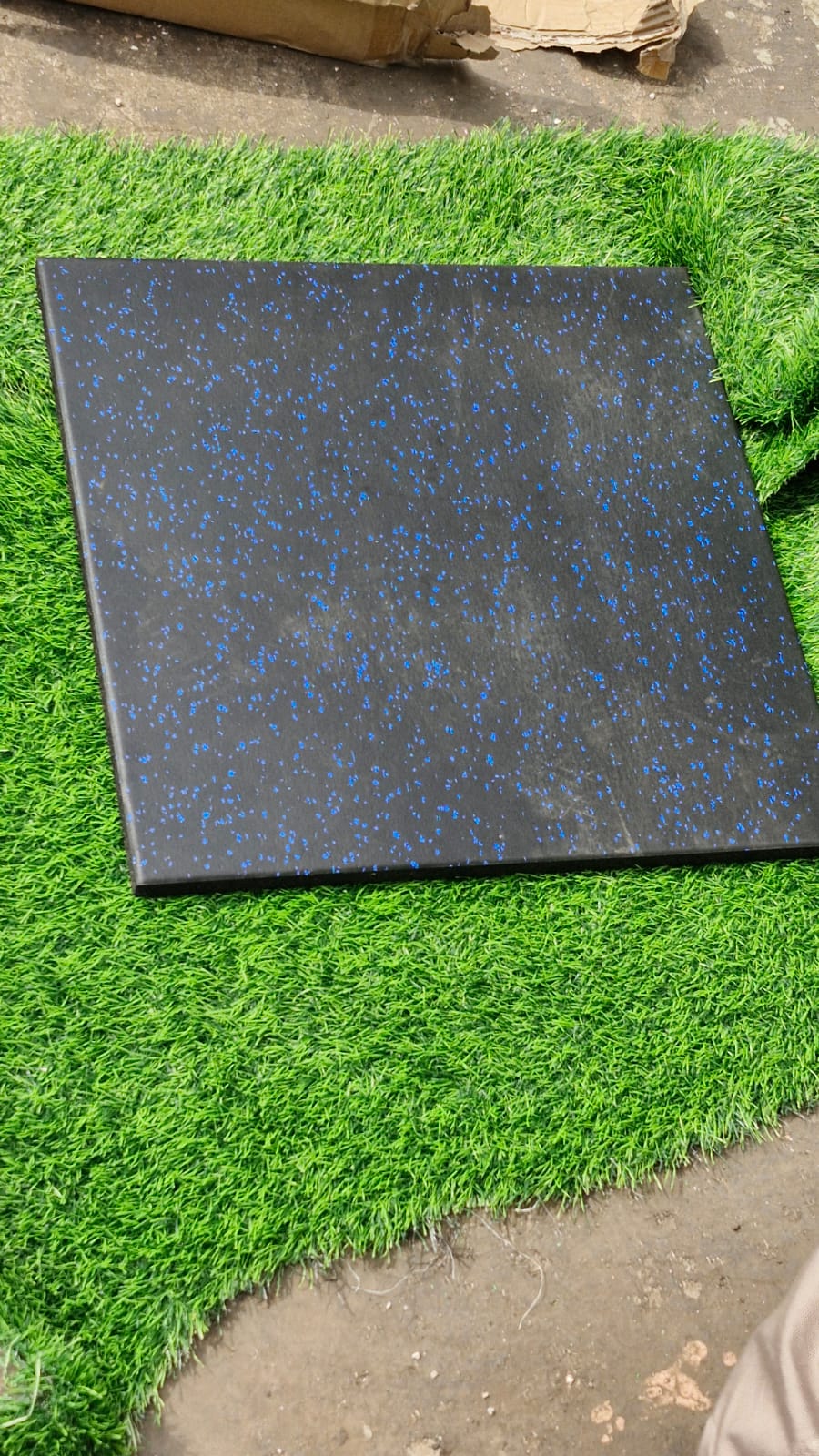 HIGH DENSITY GYM RUBBER FLOOR EXERCISE MATS 20MM 18kg/BLOCK 1PC 1SQM Blue Flecks - Afrofit GymStore