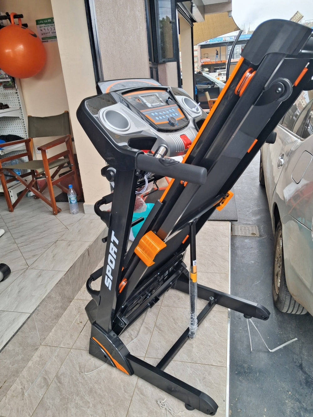 HRS T400ms Germany 3.5HP 18km/h 15% Incline + Massager - Afrofit GymStore